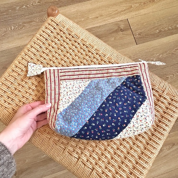 Vintage Cotton Quilted Makeup/Travel Bag | Patchwork Floral - Picture 2 of 7